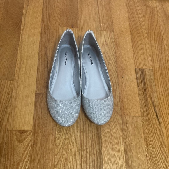 Call it Spring silver flats - size 7 US - Picture 6 of 6